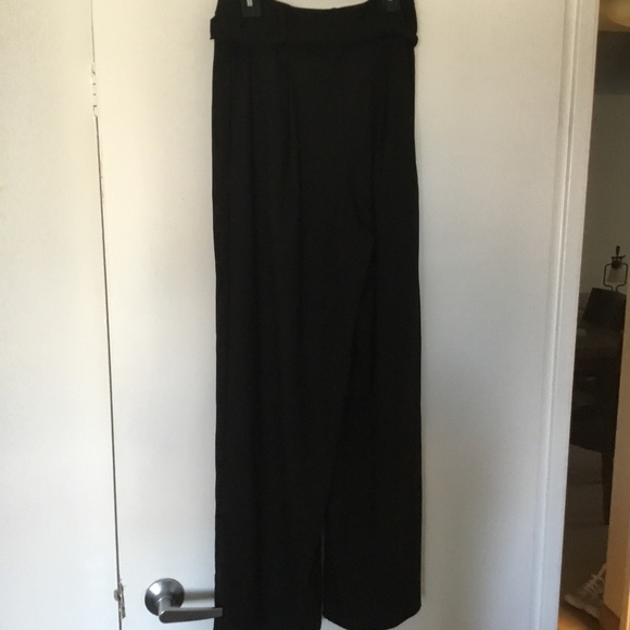 Woman’s wide leg high waisted pants - Picture 3 of 3